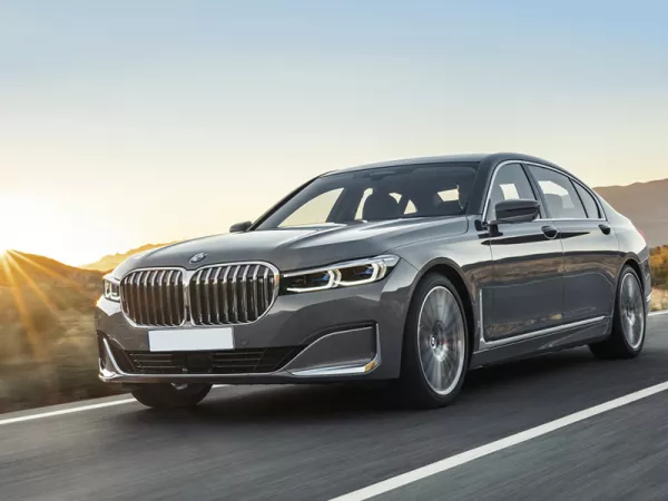 Dịch vụ thay Kính chắn gió xe BMW 750Li tận nơi